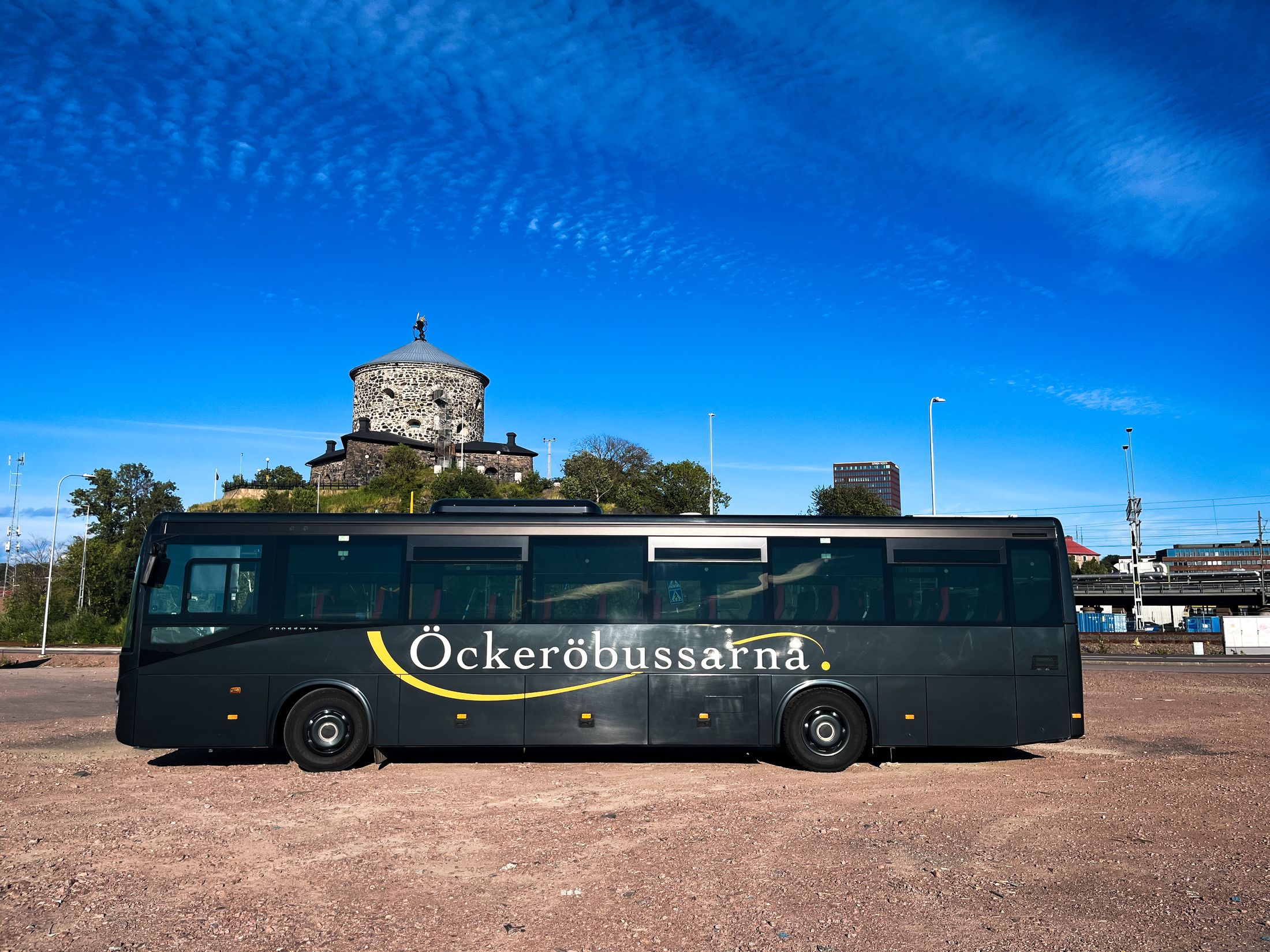 An Öckeröbussarna coach in front of Skansen Lejonet in Gothenburg