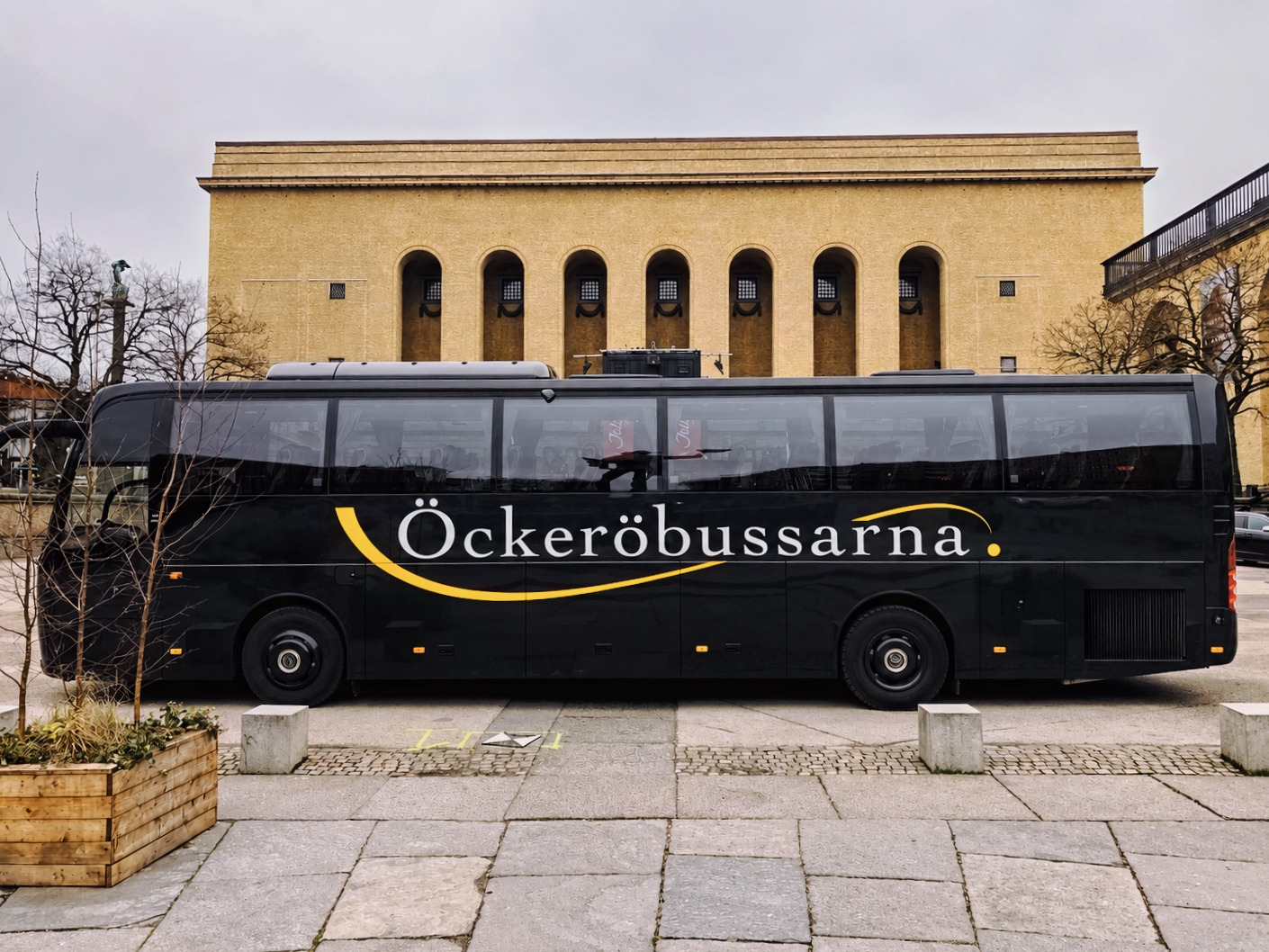 Öckeröbussarna am Wasser