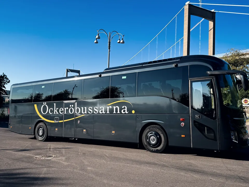 Öckeröbussarnas buss vid Älvsborgsbron